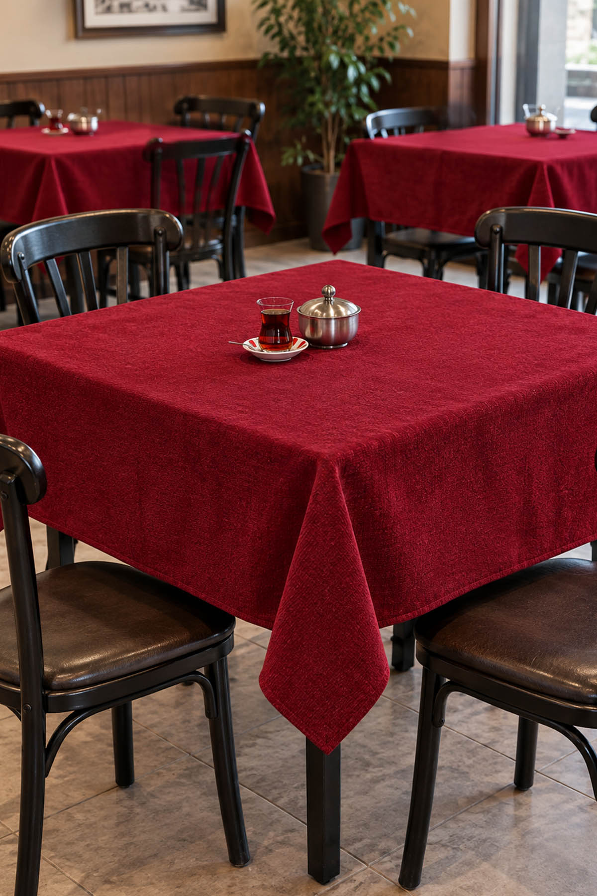 Kahve Cafe Kıraathane Masa Örtüsü 140x140cm Yeşil Renk Kırmızı