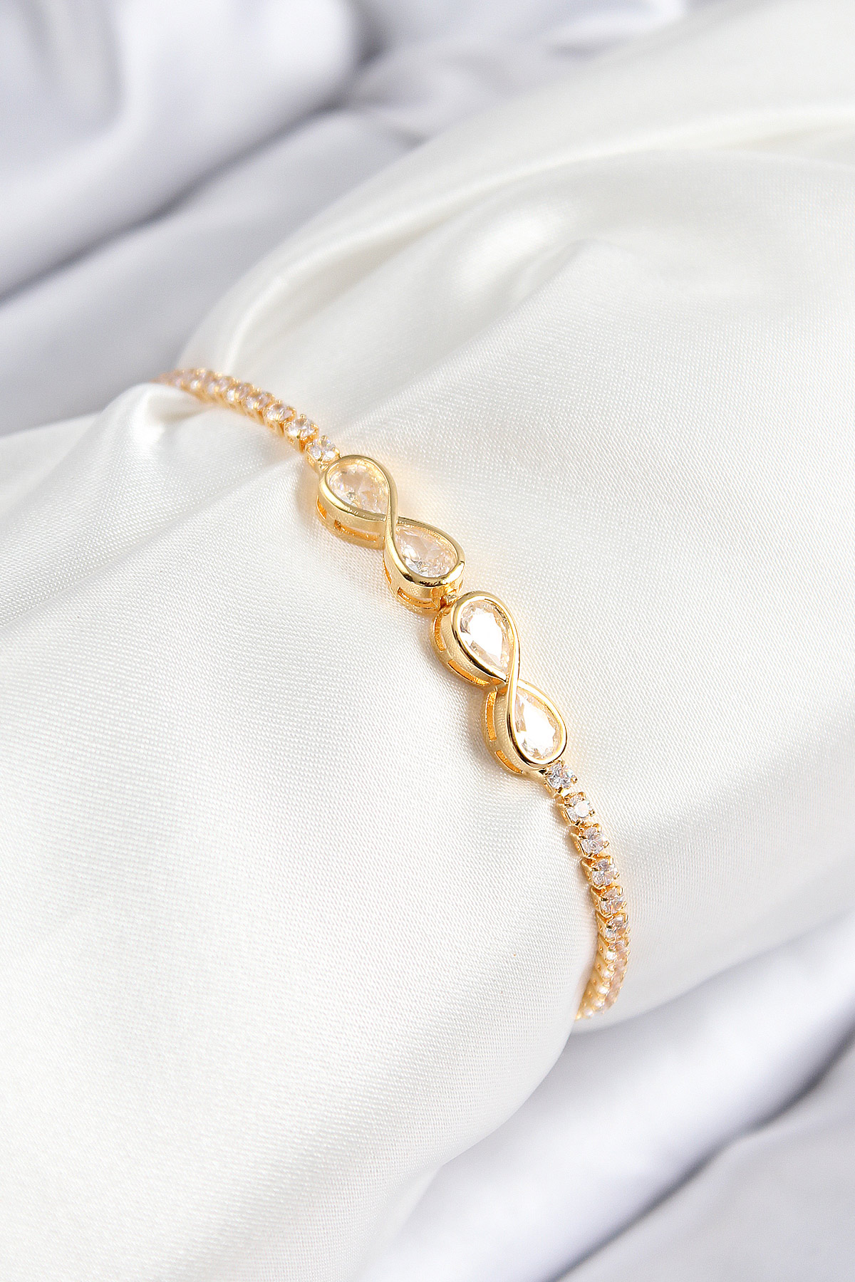 Pirinç Zirkon Taşlı Sonsuzluk Model Gold Renk Asansörlü Kadın Bileklik