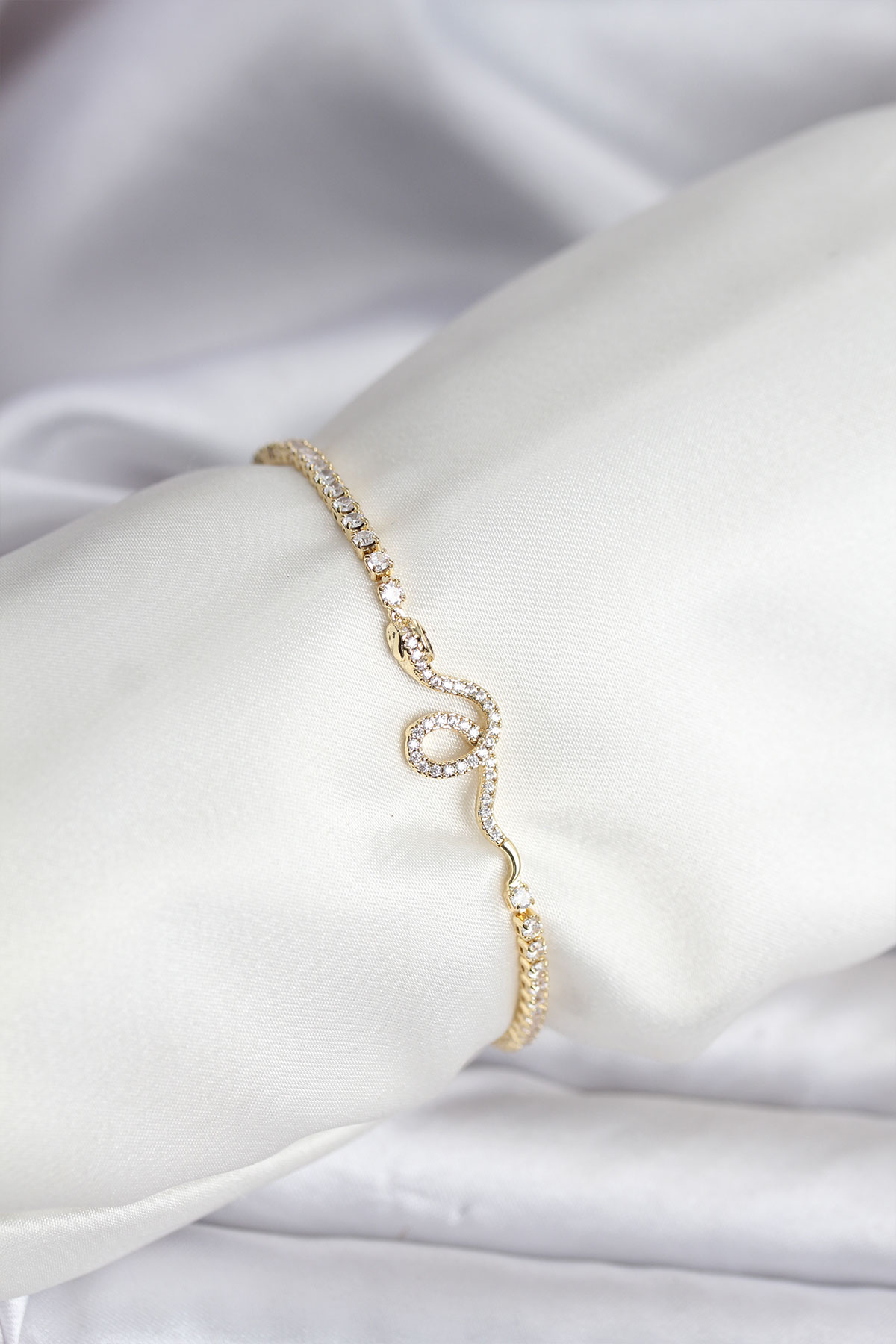 Yılan Model Zirkon Taşlı Gold Renk Pirinç Su Yolu Kadın Bileklik