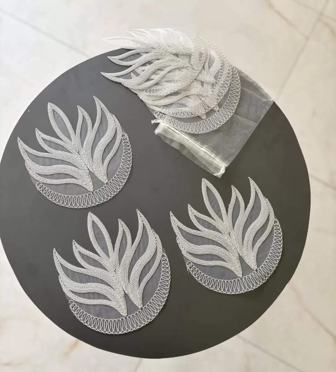 6 lı Dantel Kahve Sunumluğu 15x15 cm Asorti Desenli Dekoratif Bardak Altlığı