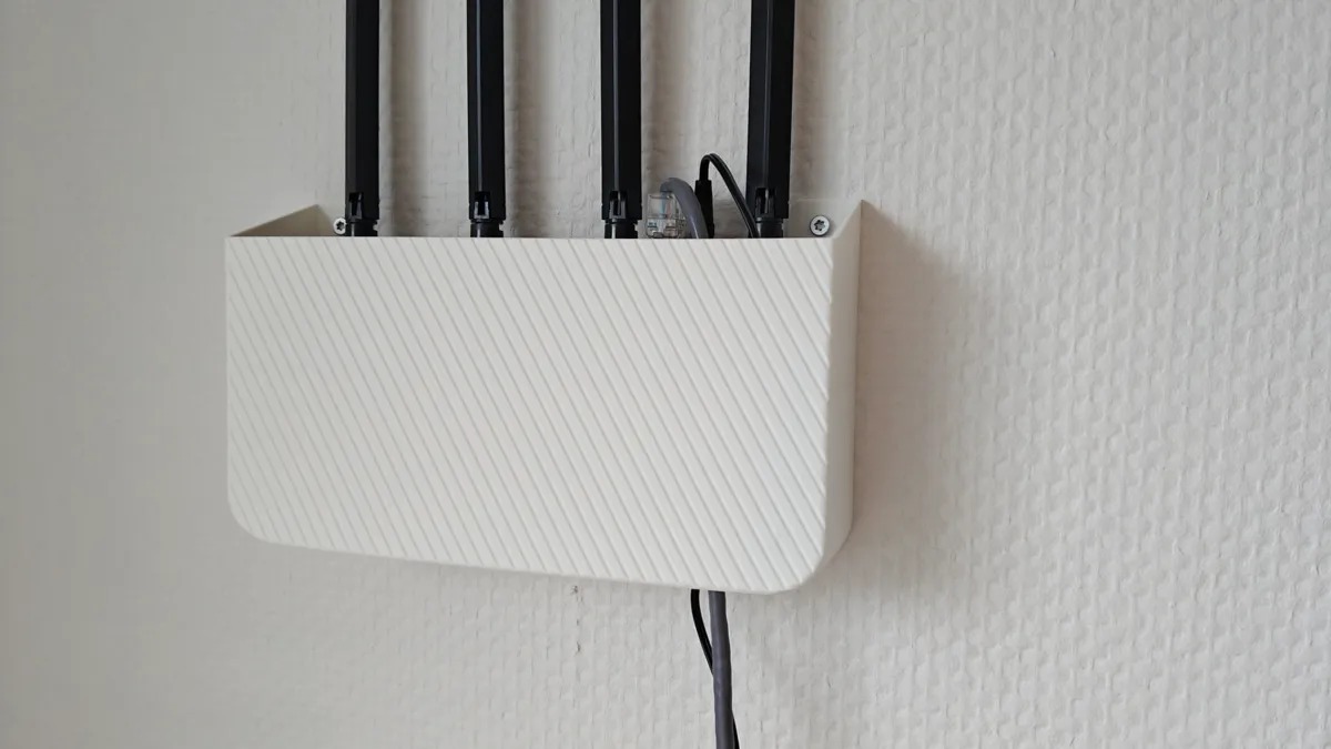3D Baskı Duvar Tipi Wifi Modem Saklama Rafı Router Gizleme Askısı Kablo Çıkışlı Beyaz Modem Tutucu 23x13 cm