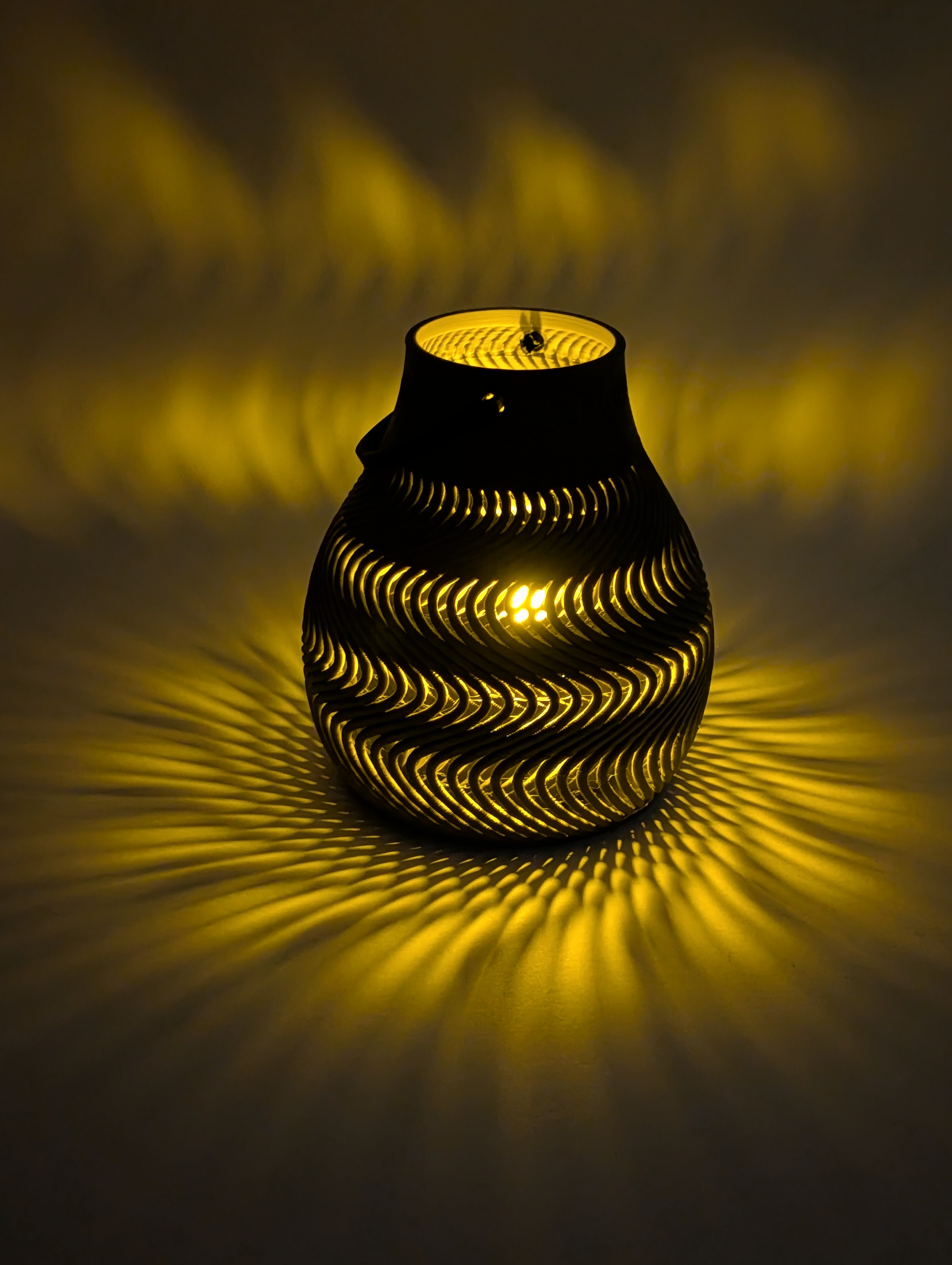 Dalga Desenli Tealight Mumluk Modern LED Mum Tutucu Dekoratif Işıklı