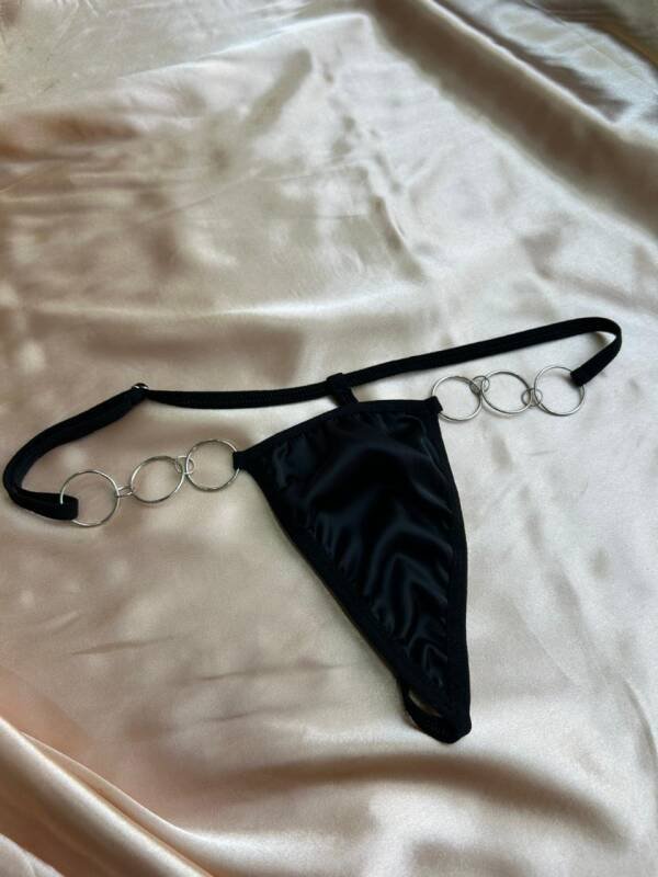 Siyah Halka Detaylı String Külot · RENK: SİYAH · BEDEN: XL