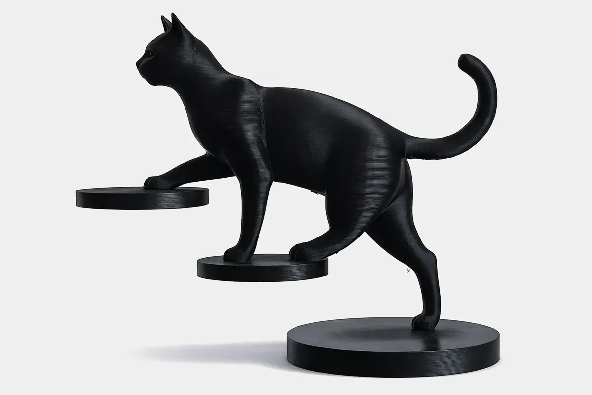 3D Baskı Dengede Duran Kedi Heykeli Modern Dekoratif Kedi Figürü Masaüstü Obje Siyah