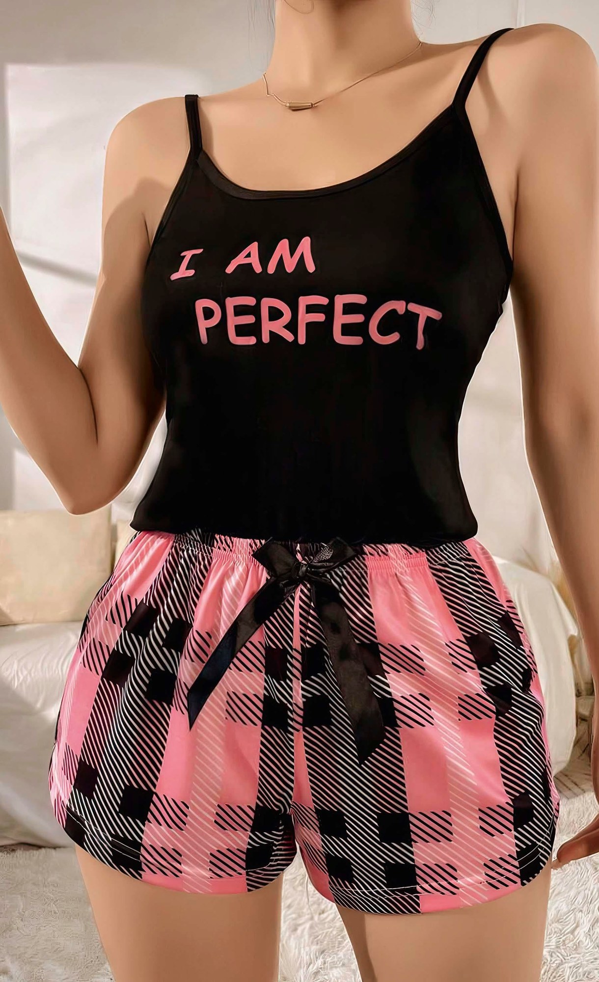 Kadın Siyah Kare Desenli Askılı Şortlu Pijama Takım 5012 · BEDEN: L/XL · RENK: SİYAH