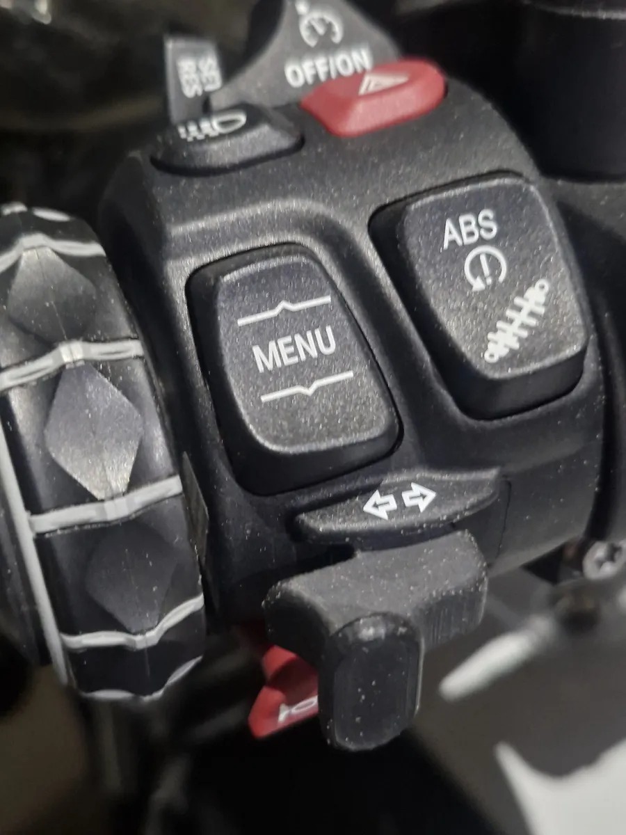 3D Baskı Motosiklet Sinyal Düğmesi Yedek Parça Gidon Sinyal Butonu Uzatma Başlığı Siyah