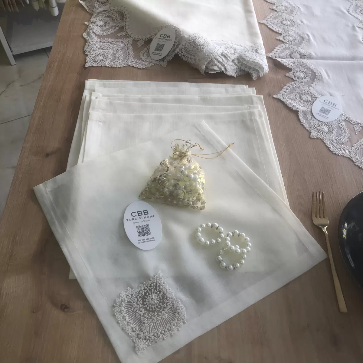 Sofra Takımı Kartanesi Gardenya Keten Yemek Takımı 160x220 Masa Seti 26 Parça Runner Set Kreme Gold