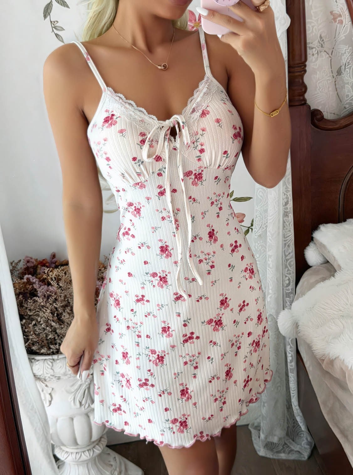 Kadın Çiçekli Bağlama Detaylı Askılı Mini Elbise 5246 · BEDEN: L/XL · RENK: Beyaz