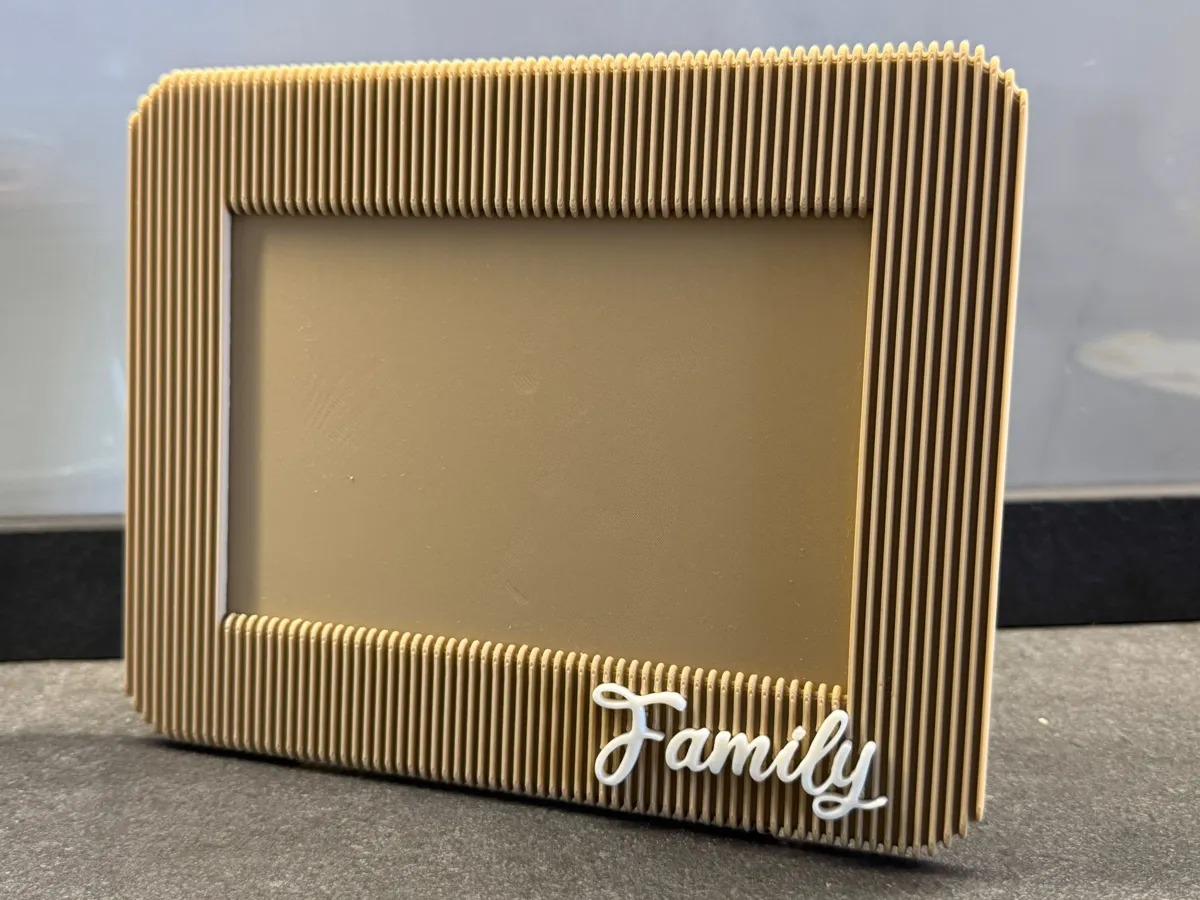 3D Baskı Japandi Tarzı Çizgili Fotoğraf Çerçevesi 10x15 cm Masaüstü Yatay Çerçeve Bej