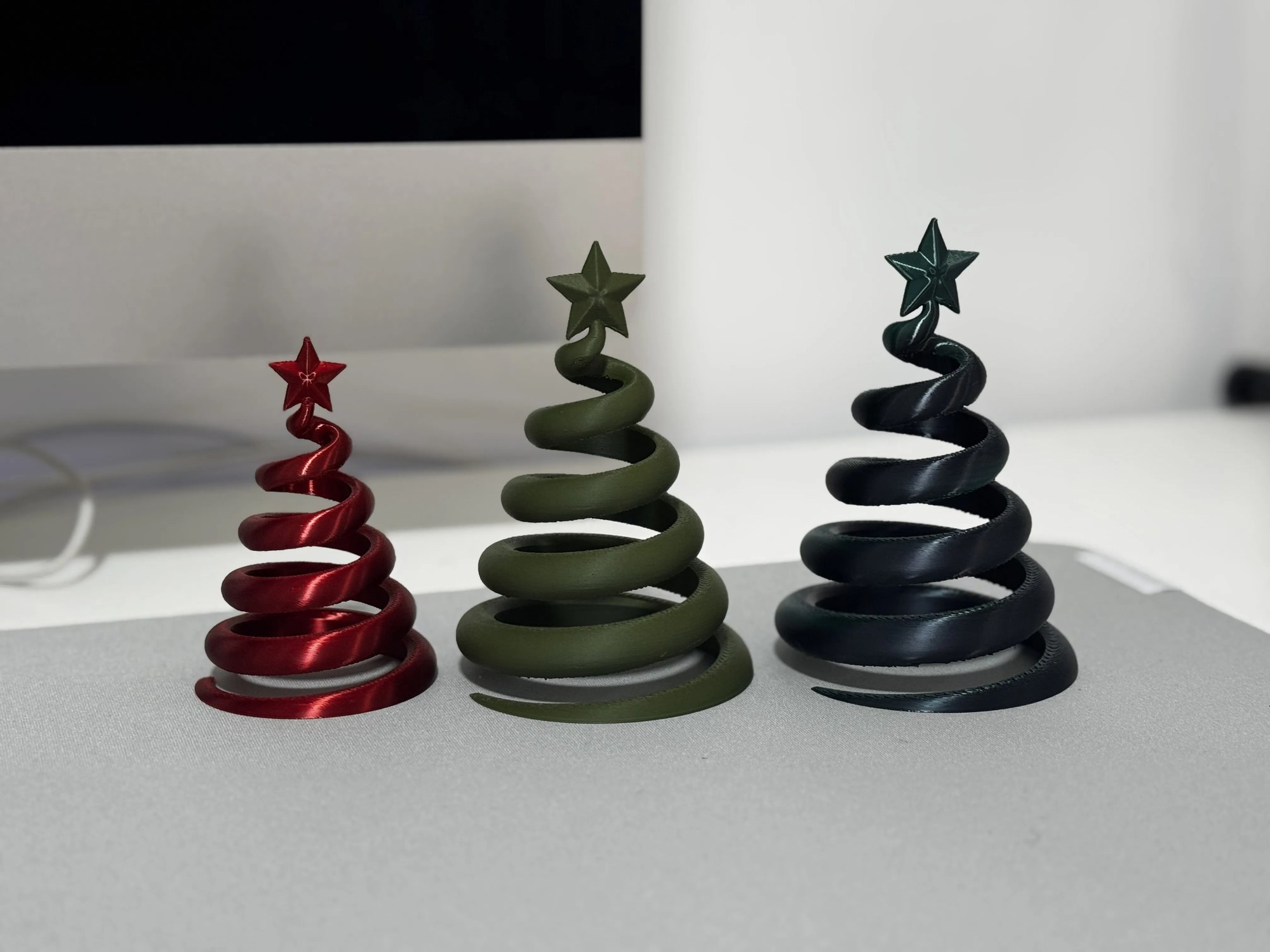 3D Baskı 3lü Spiral Yılbaşı Ağacı Seti Yıldız Tepelikli Masaüstü Süs
