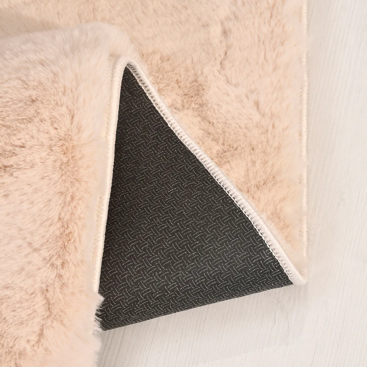 YoudayHomeCollection Tavşan Poly Peluş Halı Model Oturma Odası Halısı · EBAT: 100X300