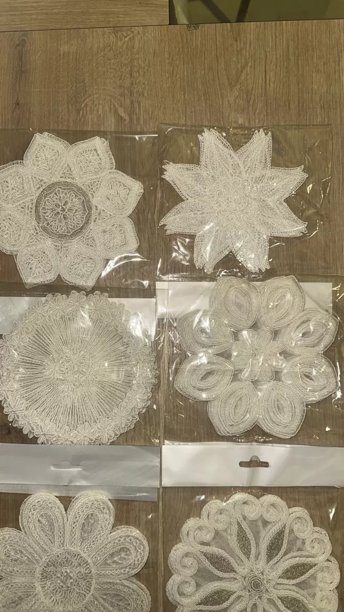 6 lı Dantel Kahve Sunumluğu 15x15 cm Asorti Desenli Şık Kahve Sunum Seti