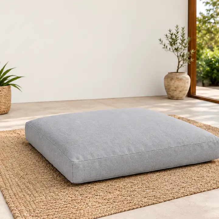 Düz Kare Yer Minderi · 60 × 60 × 8 cm | Gri | İç mekân