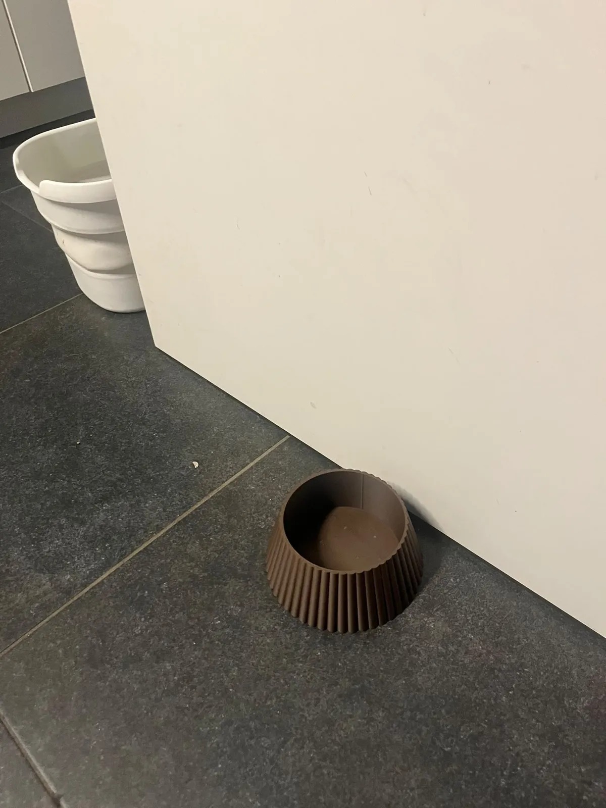 3D Baskı Çizgili Köpek Mama Kabı Modern Minimalist Evcil Hayvan Mama ve Su Kabı Kahverengi